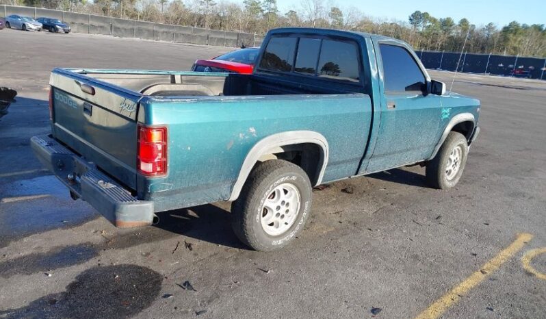 
								1995 Dodge Dakota full									