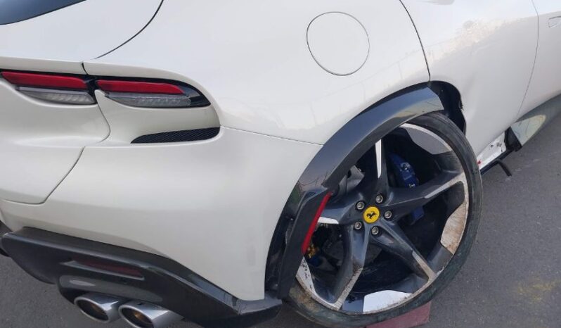 
								2023 Ferrari Purosangue full									