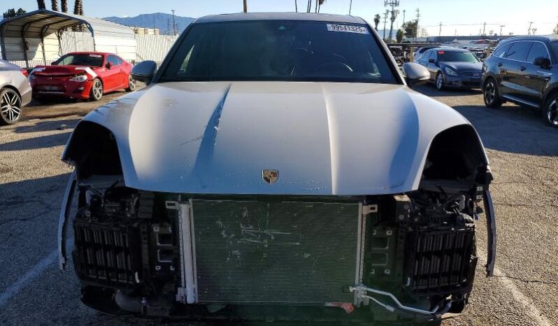
								2024 Porsche Cayenne full									