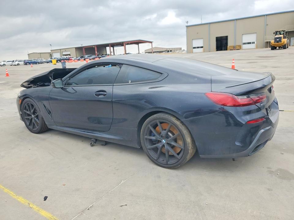 2021 BMW M8