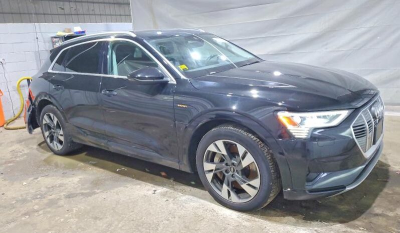 
								2021 Audi E-tron full									