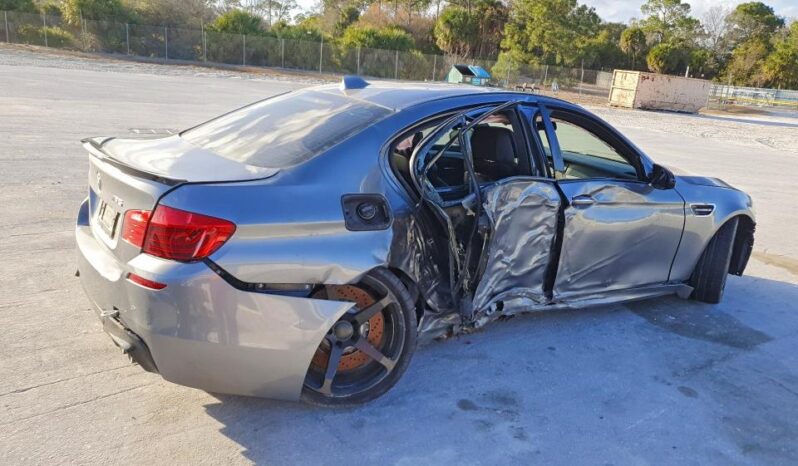 
								2016 BMW M5 full									