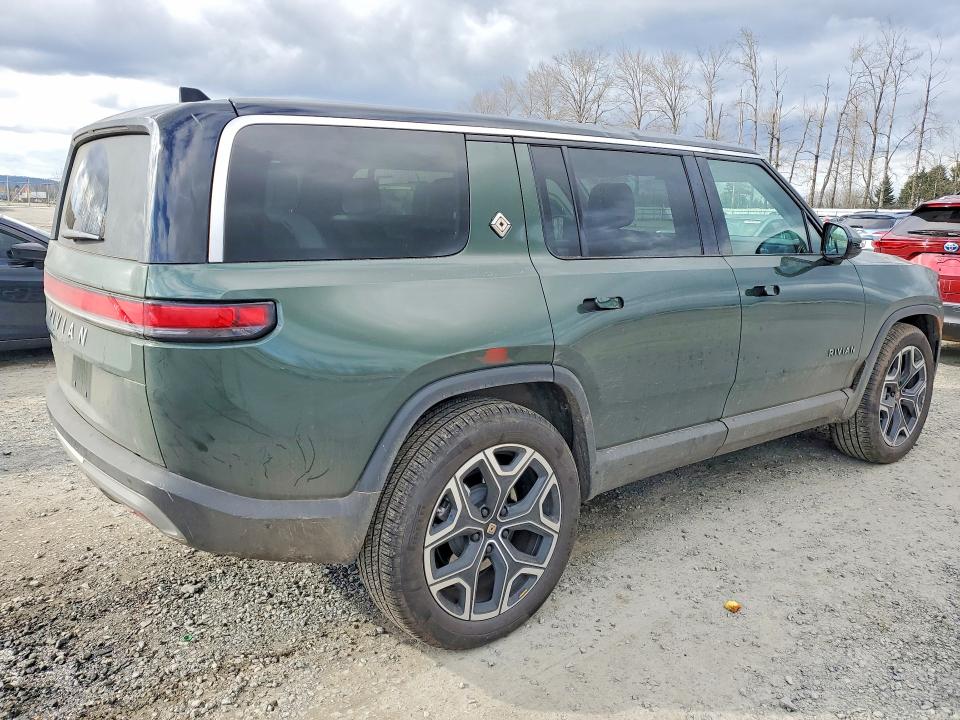 2025 Rivian R1s