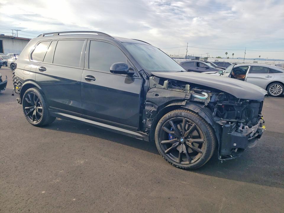 2024 BMW X7