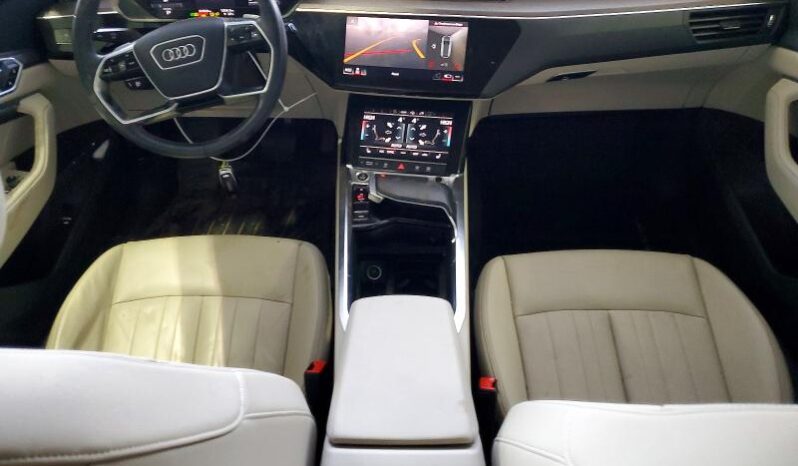 
								2021 Audi E-tron full									