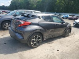 
										2022 Toyota C-hr full									