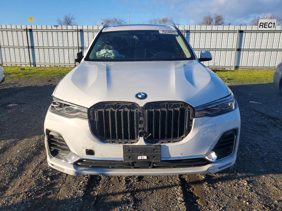 2021 BMW X7