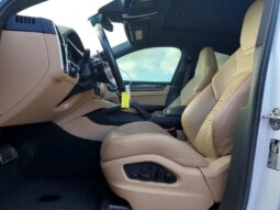 
										2023 Porsche Cayenne full									