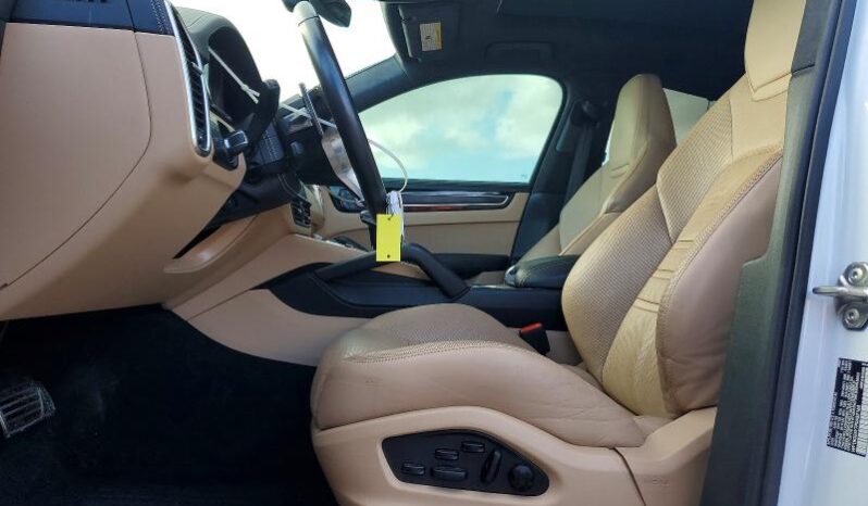 
								2023 Porsche Cayenne full									