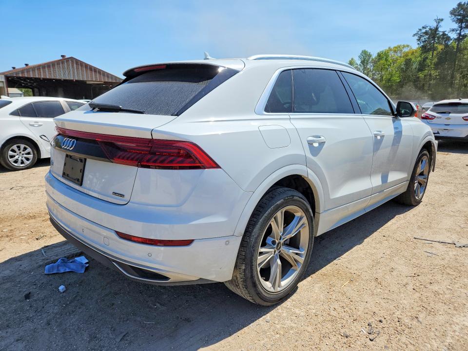 2022 Audi Q8