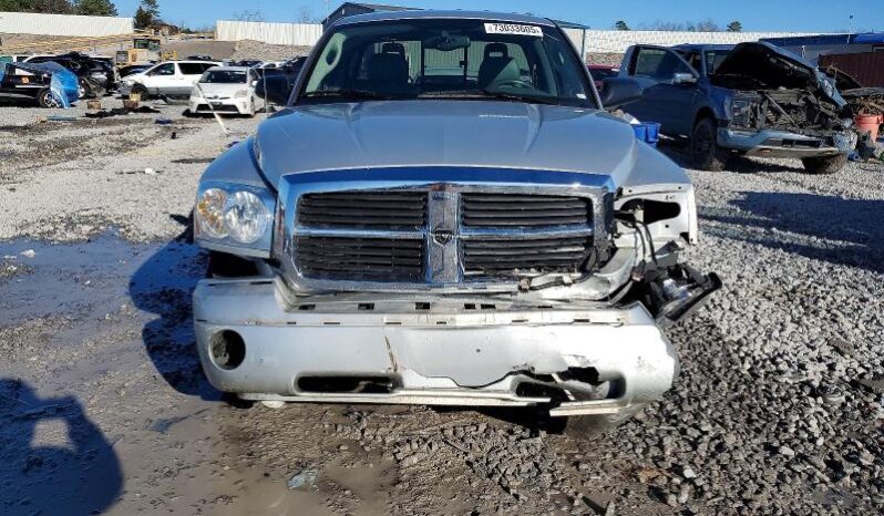 
								2005 Dodge Dakota full									