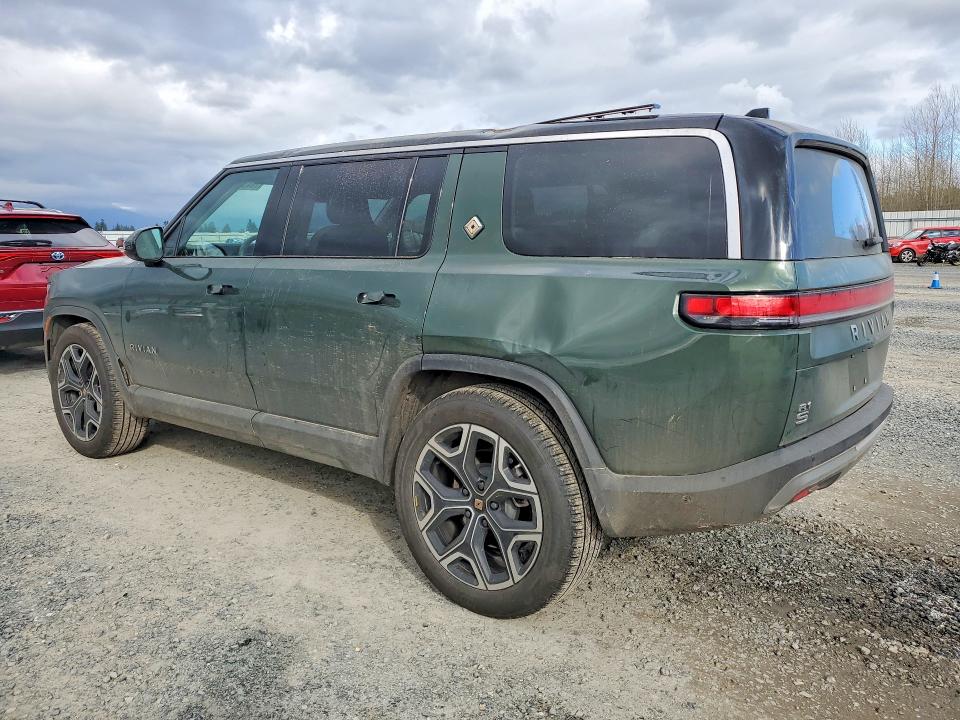 2025 Rivian R1s