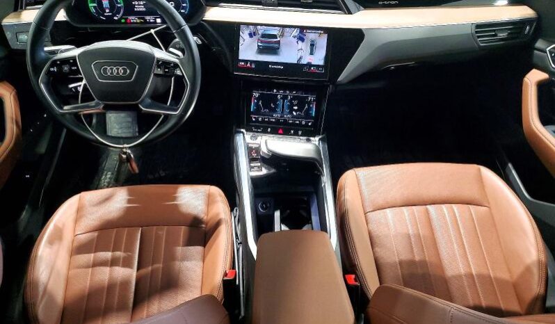 
								2024 Audi Q8 full									