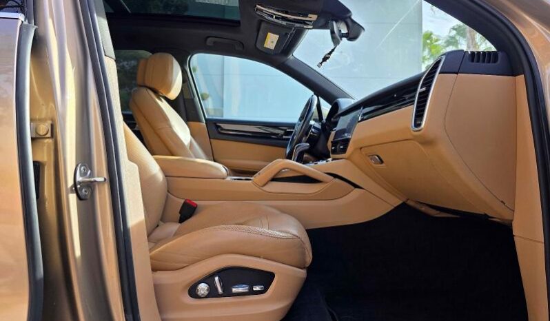 
								2019 Porsche Cayenne full									