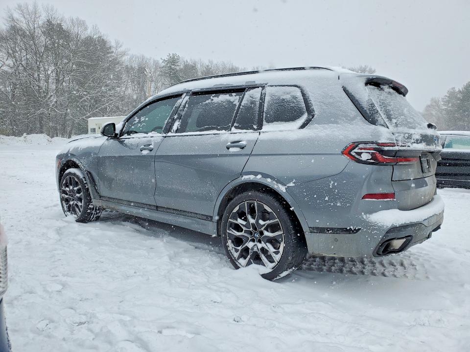 2024 BMW X7