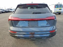 
										2024 Audi Q8 full									