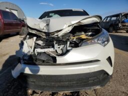 
										2019 Toyota C-hr full									