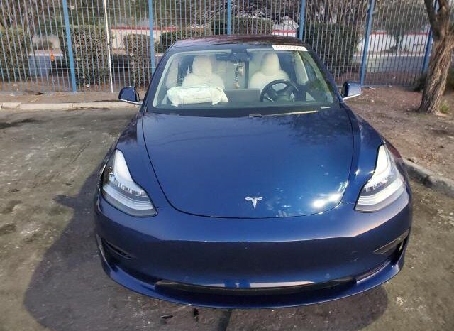 
								2019 Tesla Model 3 full									