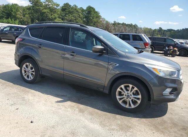 
								2018 Ford Escape se full									