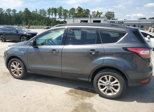 
								2018 Ford Escape se full									