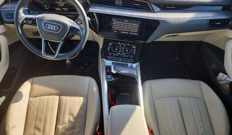 
								2019 Audi E-tron full									