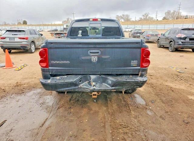 
								2008 Dodge Dakota full									