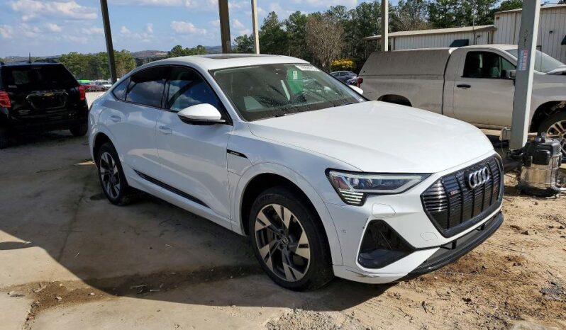 
								2022 Audi E-tron full									
