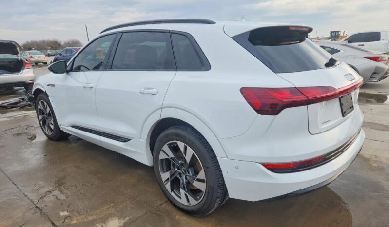 
								2021 Audi E-tron full									