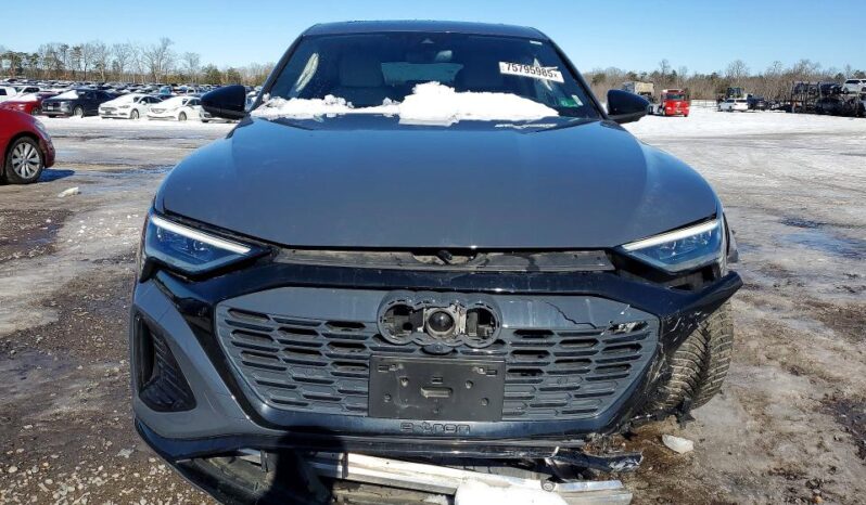 
								2024 Audi Q8 full									