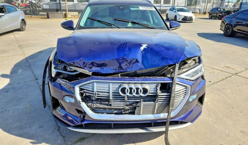 
								2021 Audi E-tron full									
