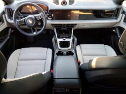 
										2025 Porsche Cayenne full									