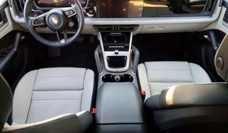 
								2025 Porsche Cayenne full									