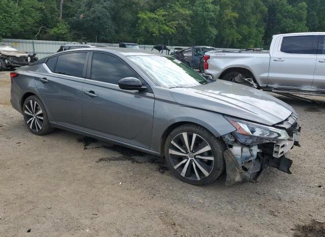 
								2020 Nissan Altima sr full									