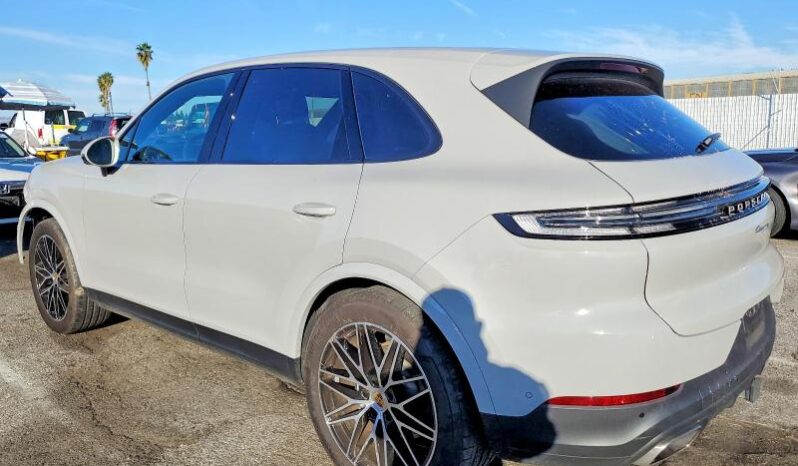 
								2024 Porsche Cayenne full									