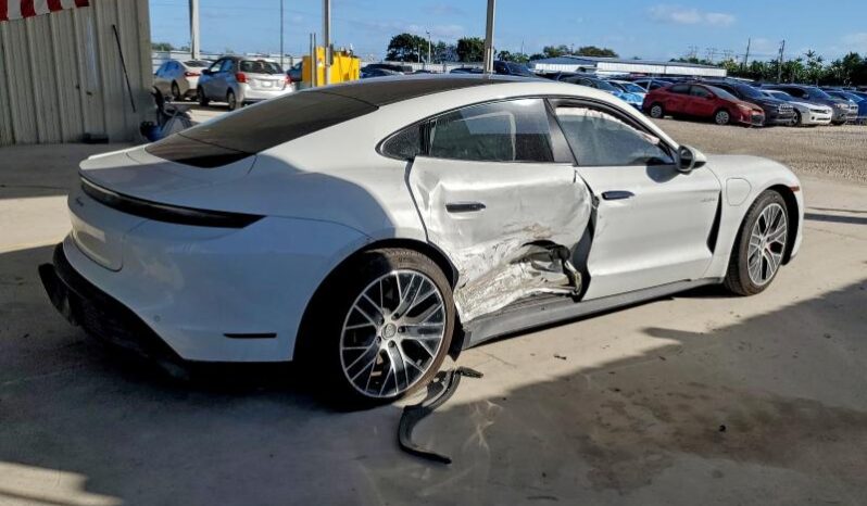 
								2022 Porsche Taycan full									