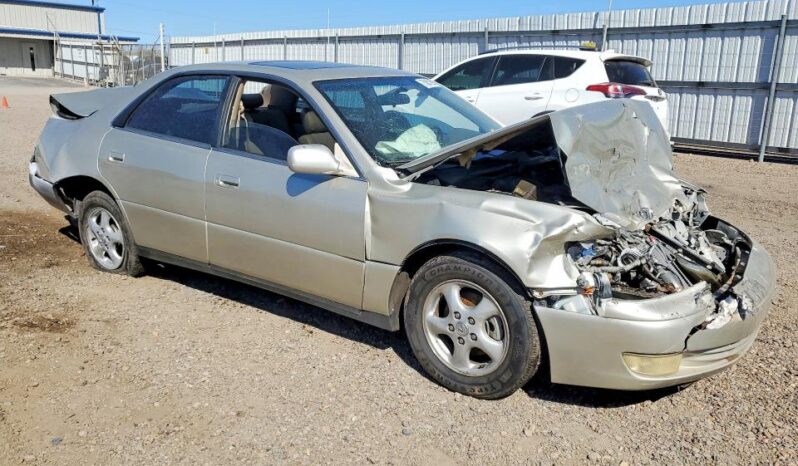 
								1998 Lexus Es 300 full									