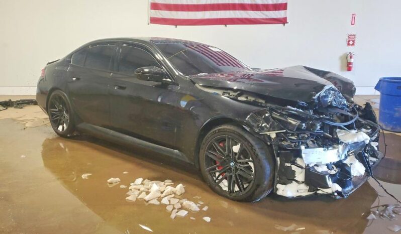 
								2025 BMW M5 full									