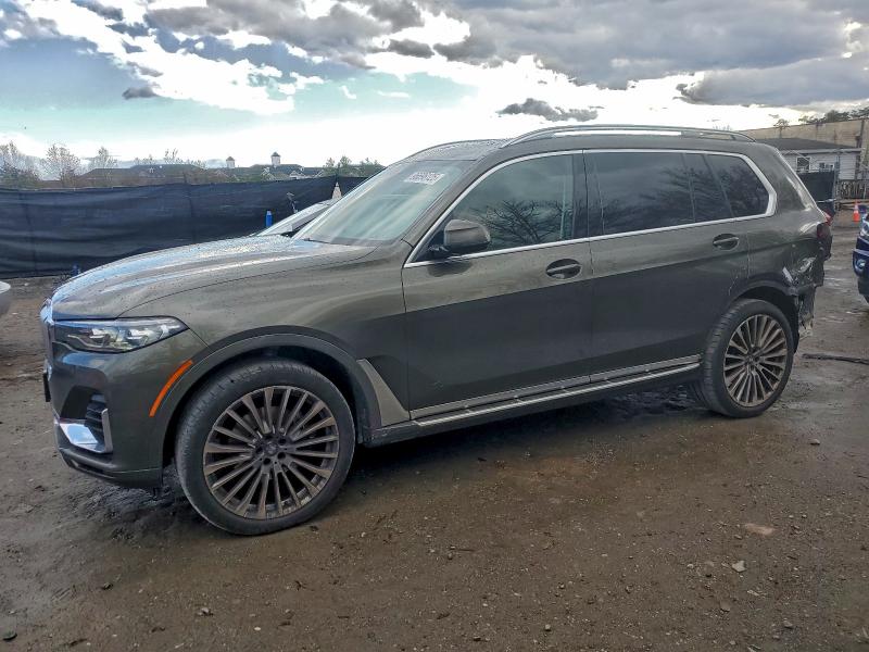 2021 BMW X7