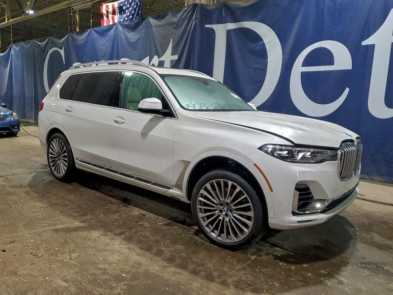 2022 BMW X7