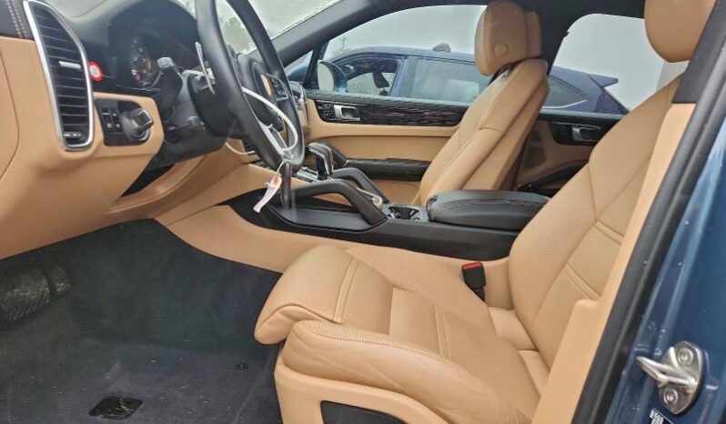 
								2020 Porsche Cayenne full									