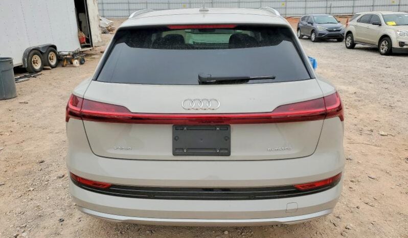 
								2021 Audi E-tron full									