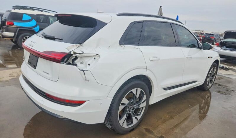 
								2021 Audi E-tron full									