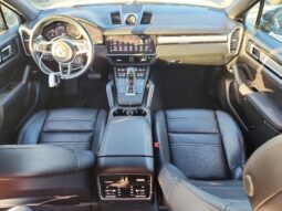 
										2023 Porsche Cayenne full									