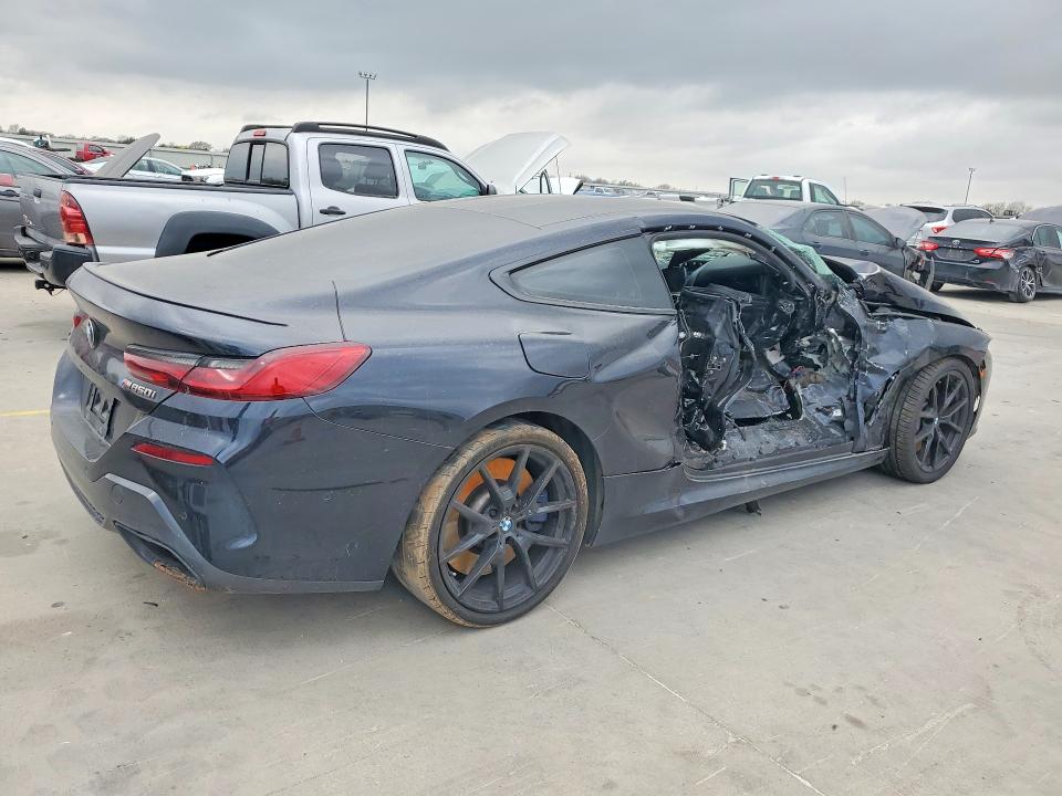 2021 BMW M8