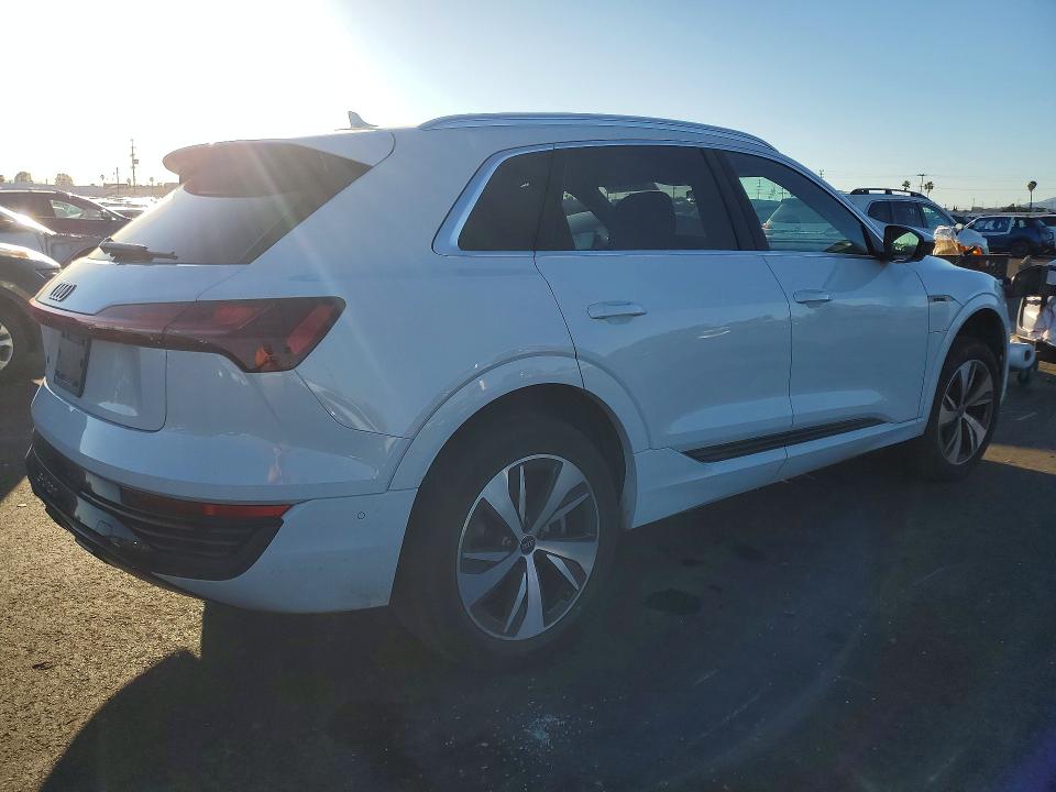 2024 Audi Q8