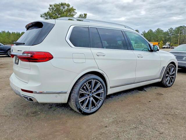 2021 BMW X7