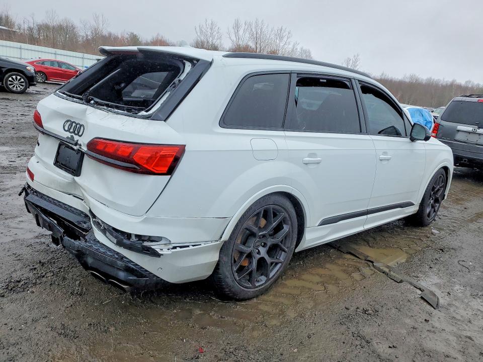 2025 Audi Sq7
