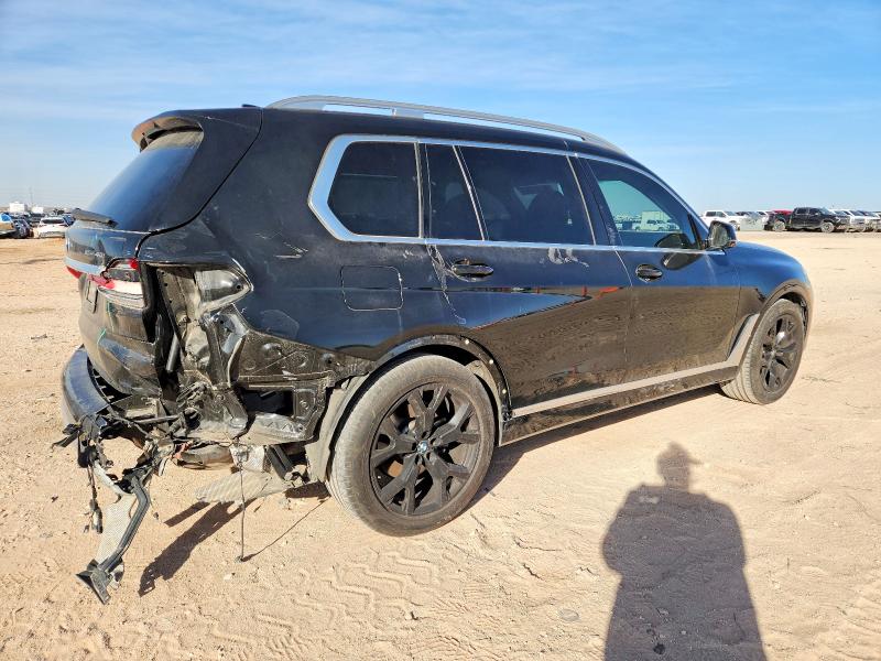 2022 BMW X7