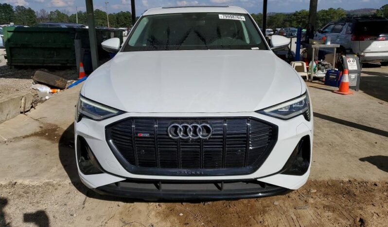 
								2022 Audi E-tron full									