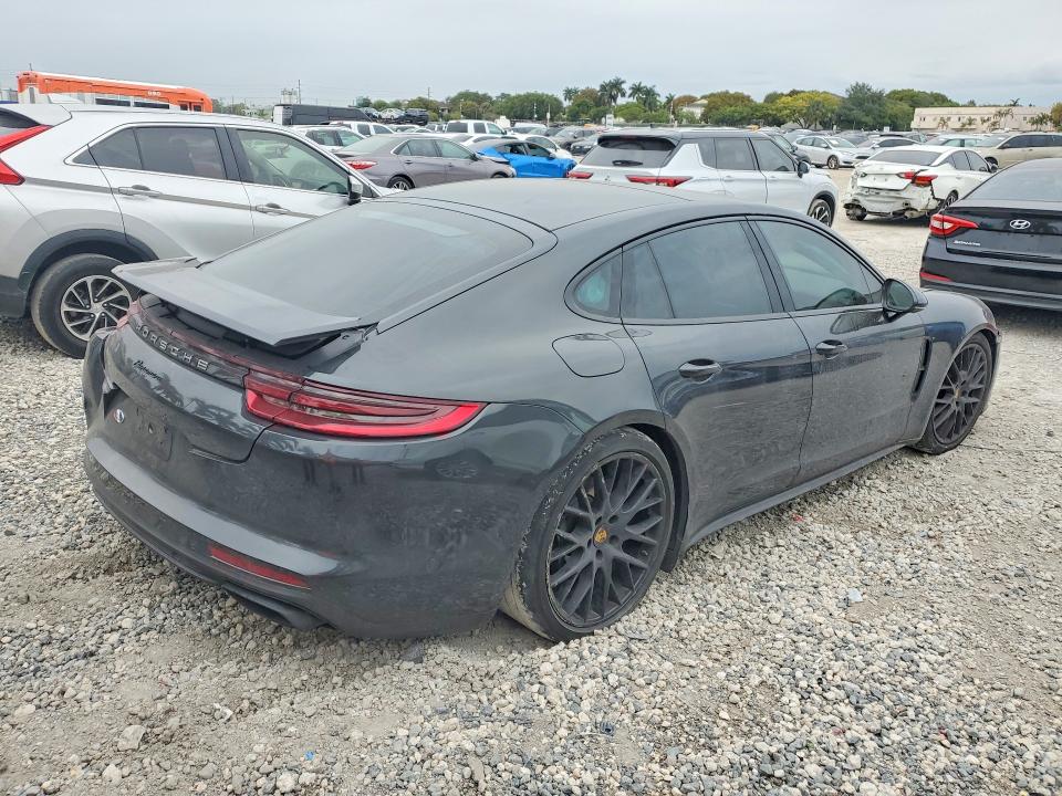2017 Porsche Panamera